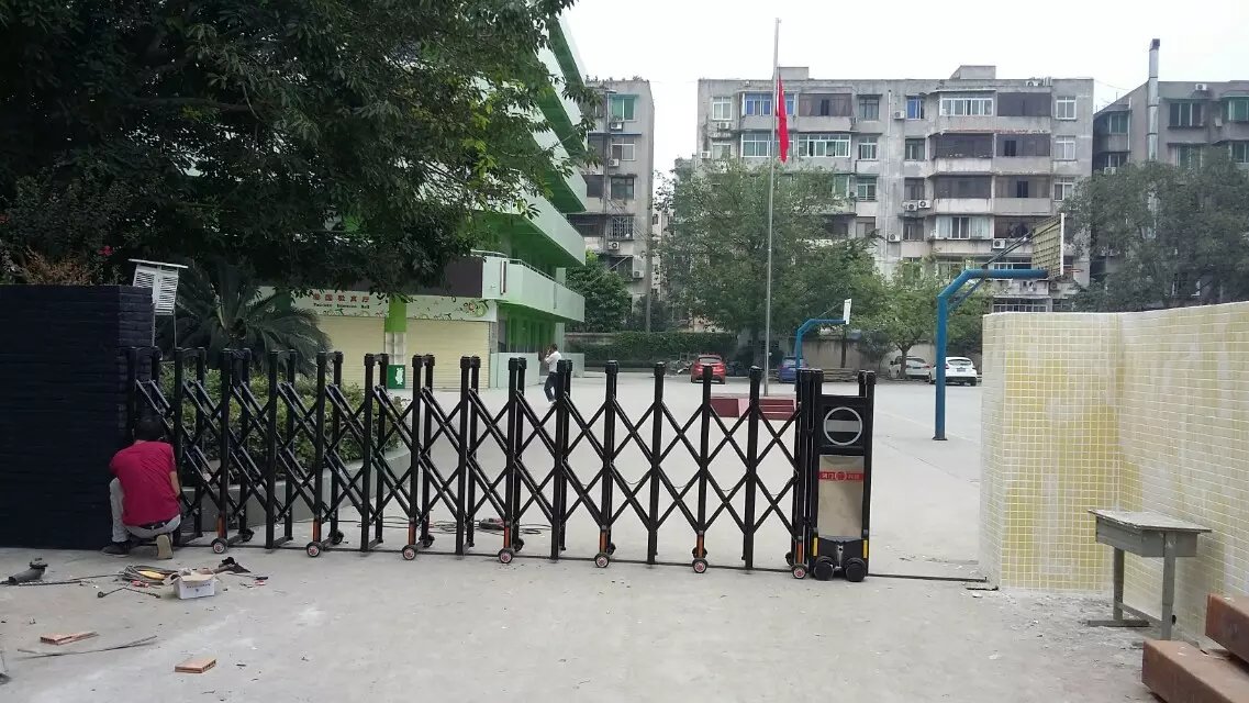 隆阳区隆阳区深圳市伸缩门